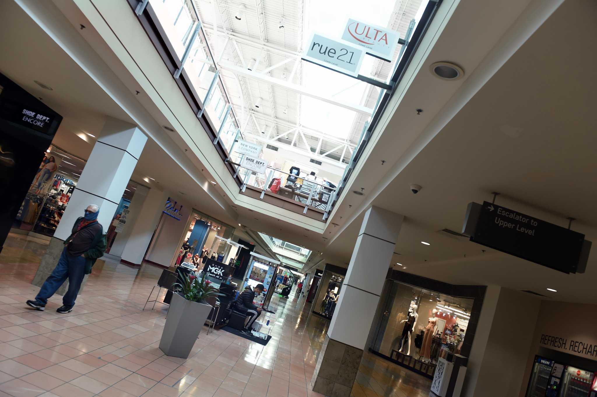 Experts Milford Post mall officials need to compromise 