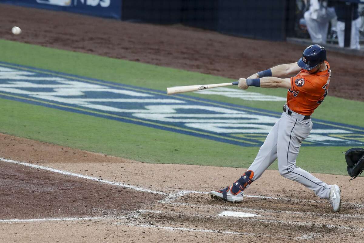 Edmonds hits a foul ball, then homers 