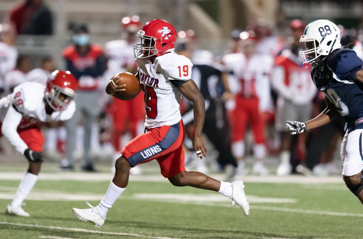 Alief Taylor spoils Elsik's first game of season