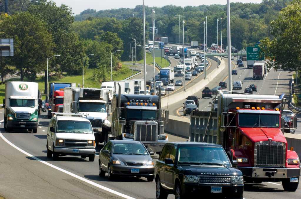 Man hospitalized after falling from car onto I-95