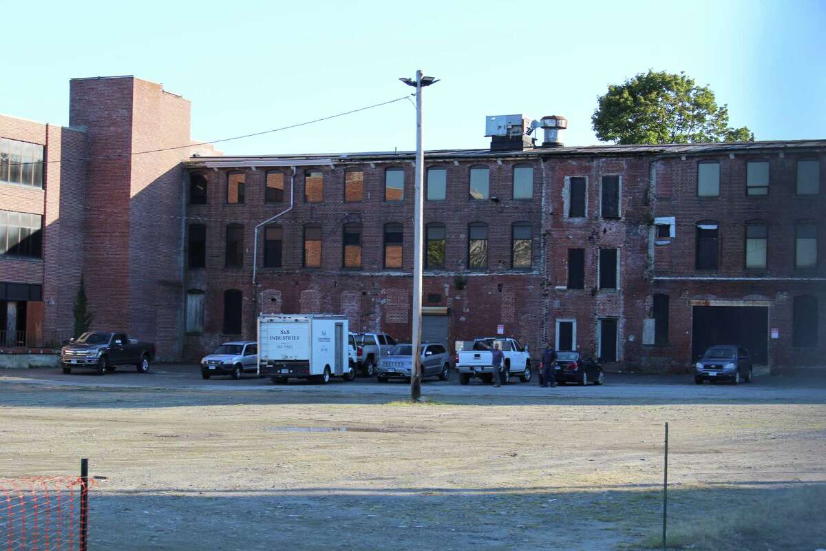 Stamford preservationists oppose destruction of typewriter, razor factory