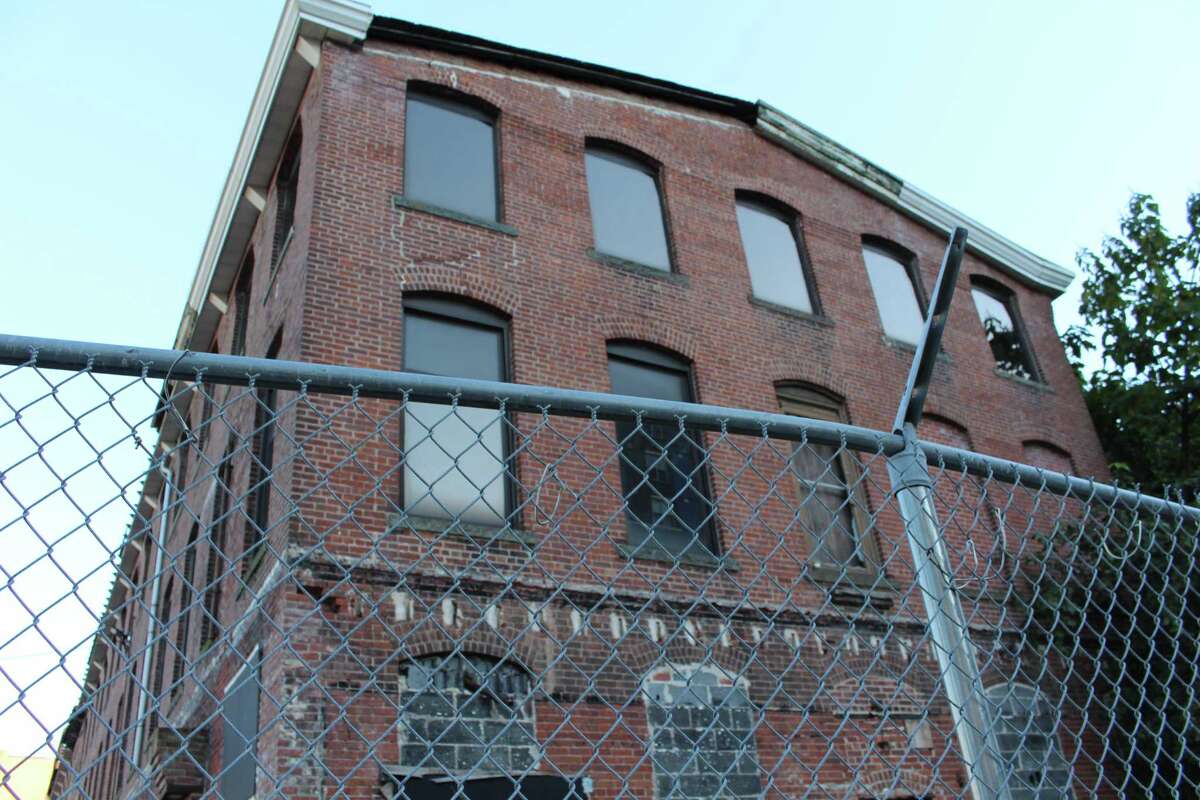 Stamford preservationists oppose destruction of typewriter, razor factory