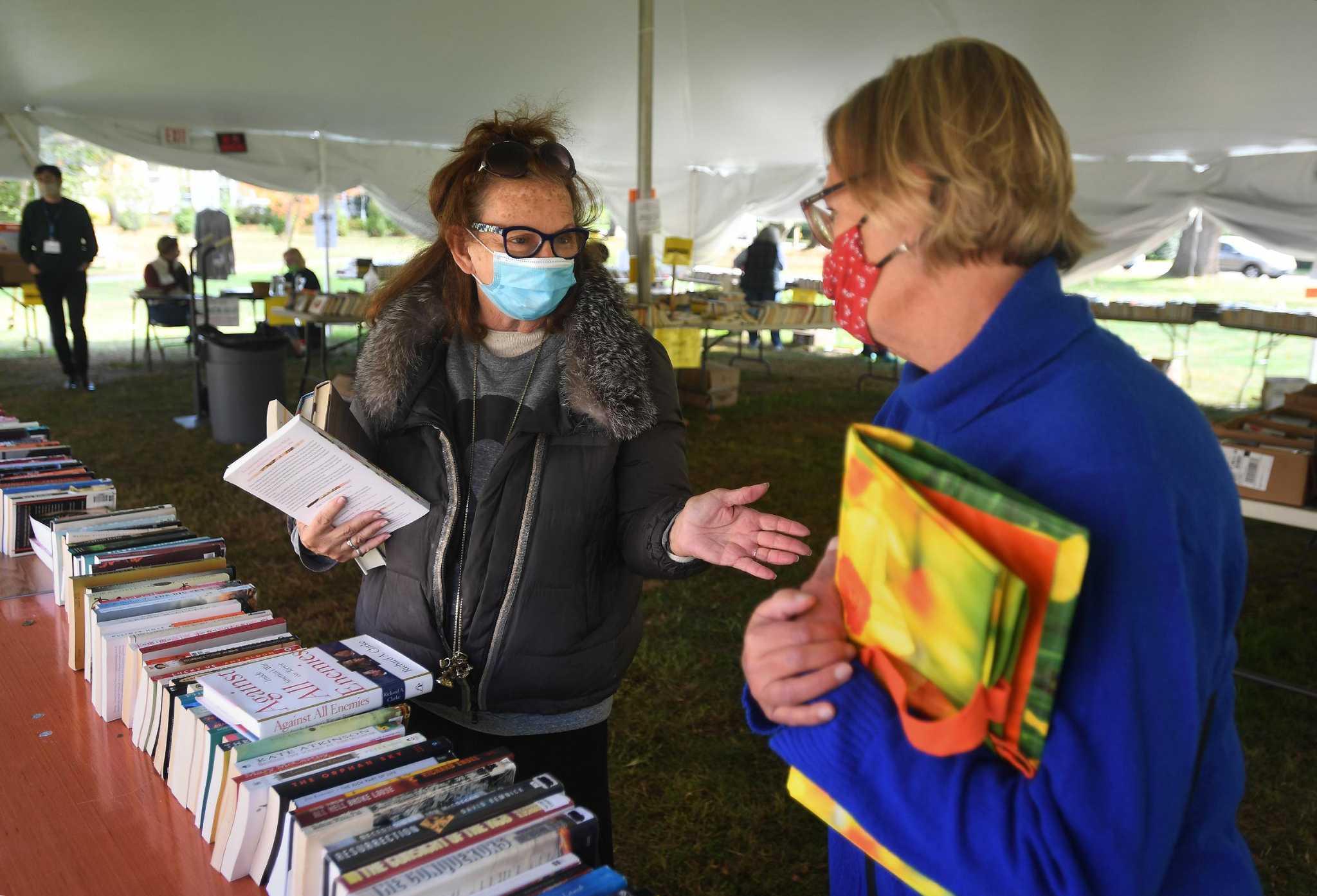 At Pequot Library sale, it’s ‘Book Lovers at Heart, 6 Feet Apart’