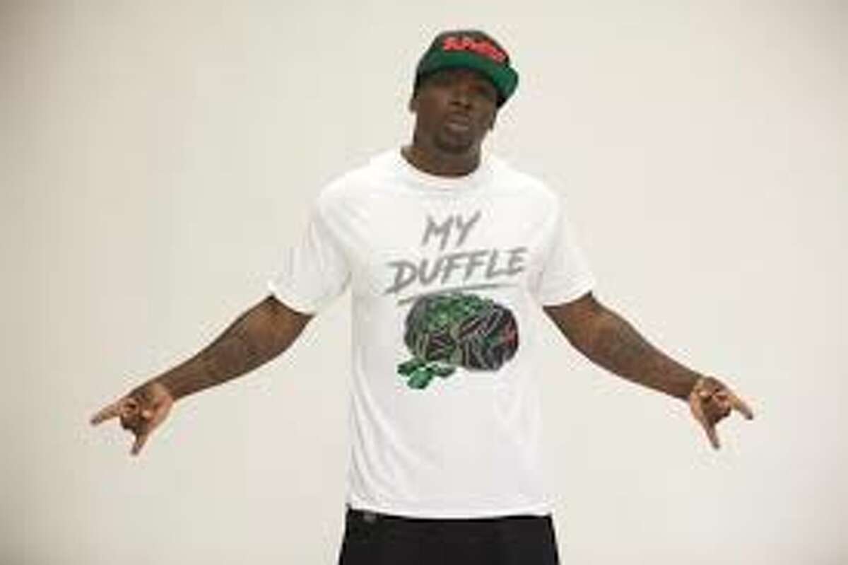 Lil' Keke throwing up the 'H'