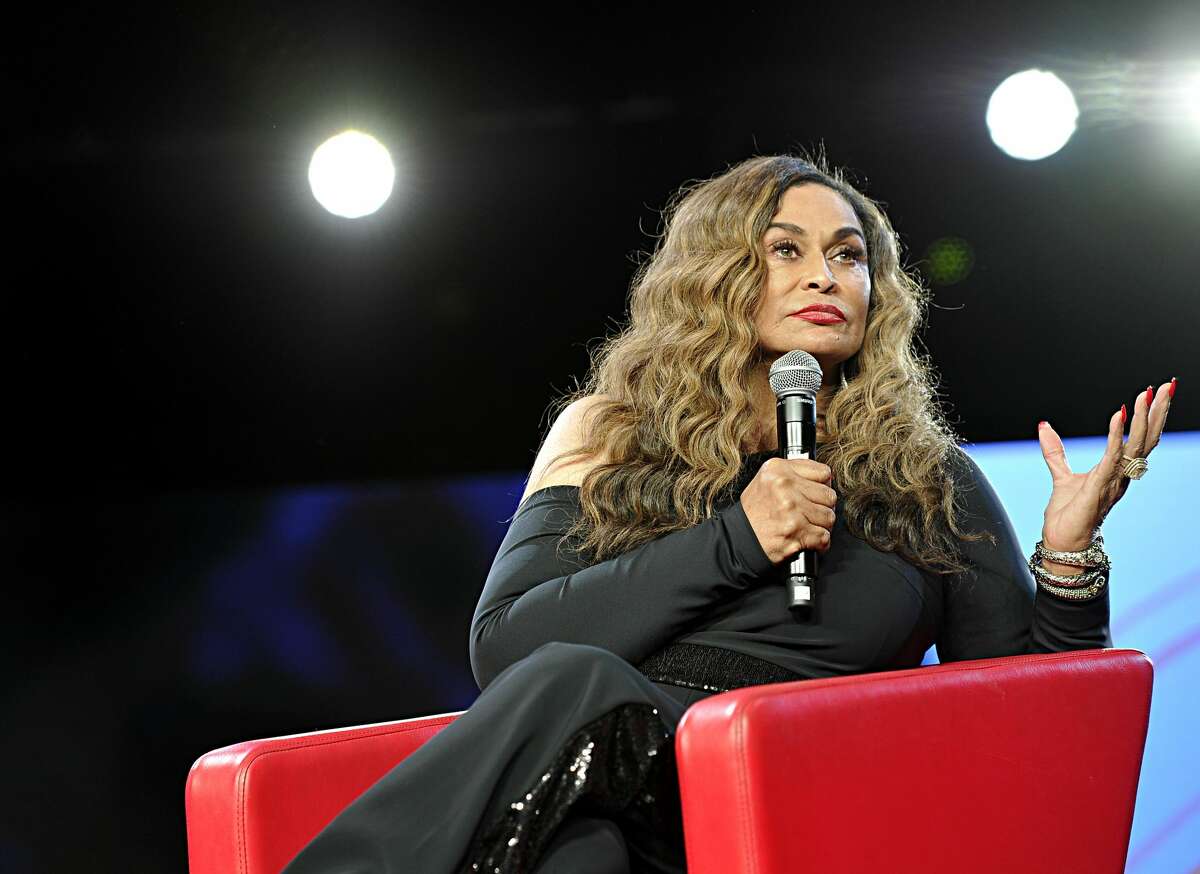 Tina Knowles attends Beautycon Festival Los Angeles 2019 at the Los Angeles Convention Center.