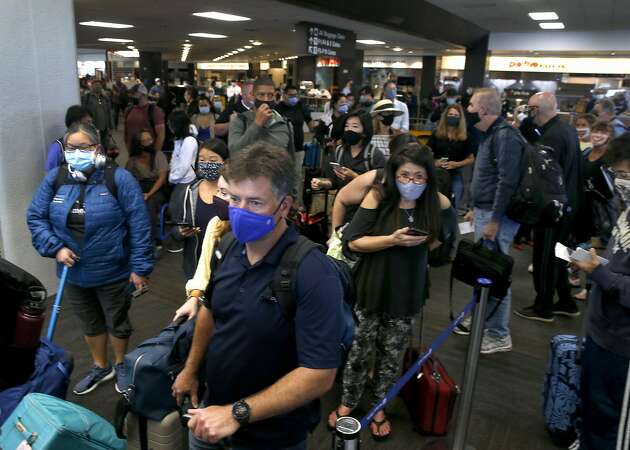 Story photo for Is it safe to go home over the holidays? Best practices for Bay Area residents traveling during the pandemic