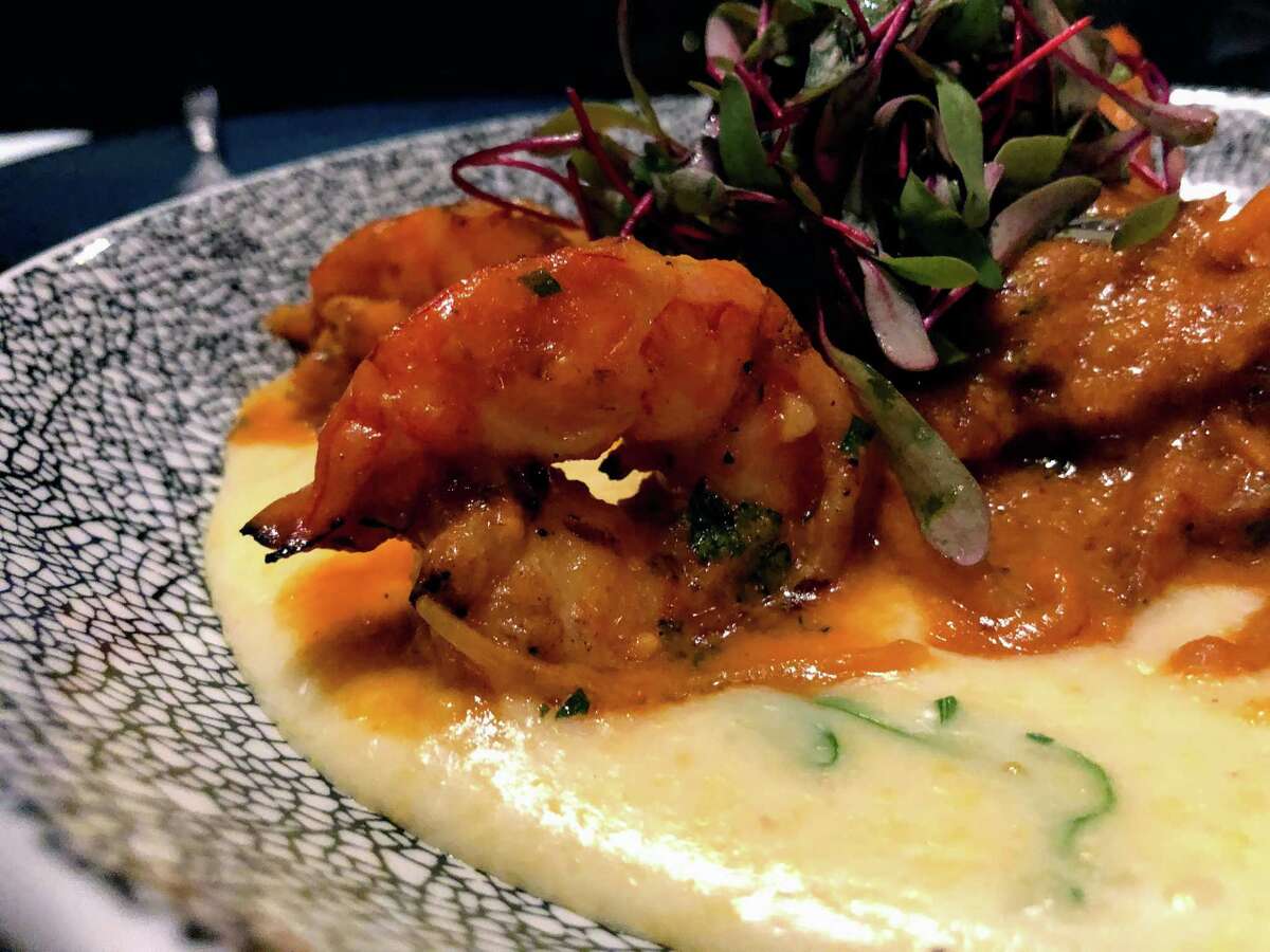 Novelle reopens at Mohegan Sun, sans dance floor & standing at bars. Do