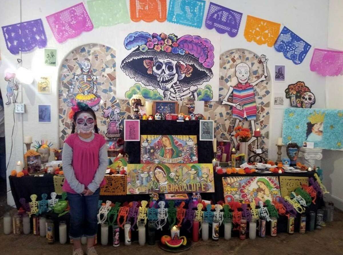 when to set up dia de los muertos altar