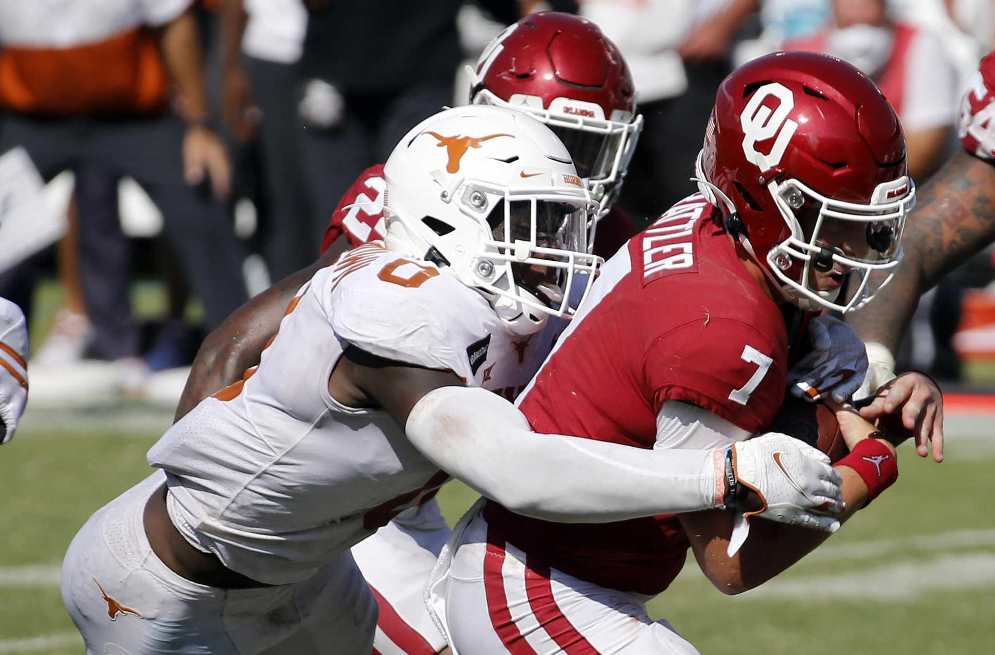 Texas’ DeMarvion Overshown Adjusting To Life As A LB