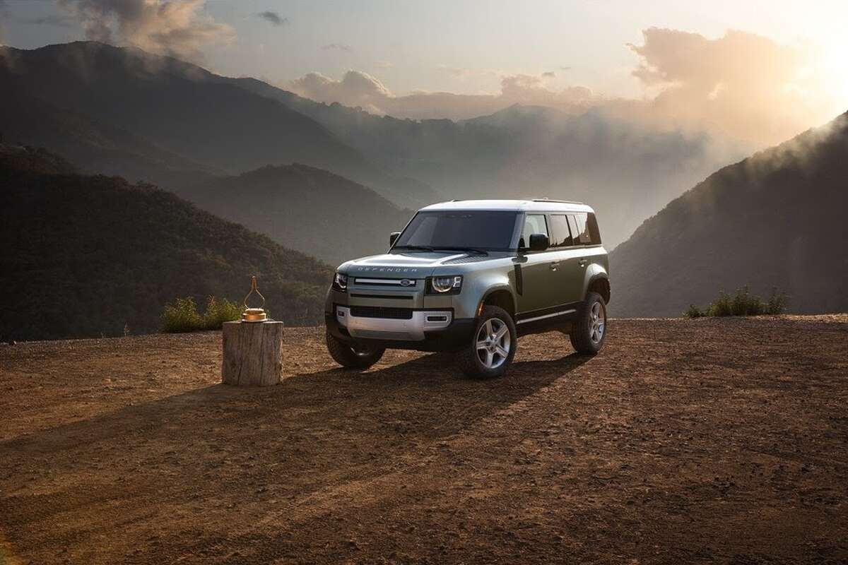 Land Rover Defender Named MotorTrend SUV of the Year