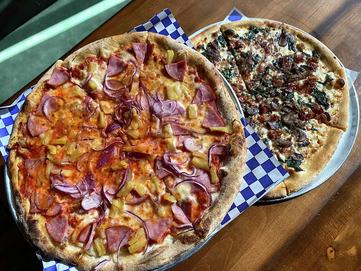 52 Weeks of Pizza At New Braunfels’ Bootleggers Pizza Parlor