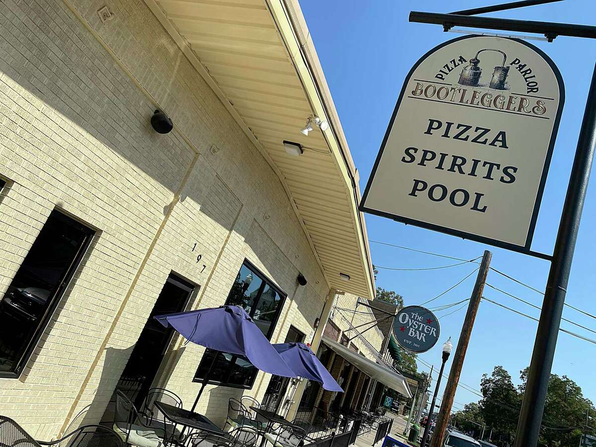 52 Weeks of Pizza At New Braunfels’ Bootleggers Pizza Parlor