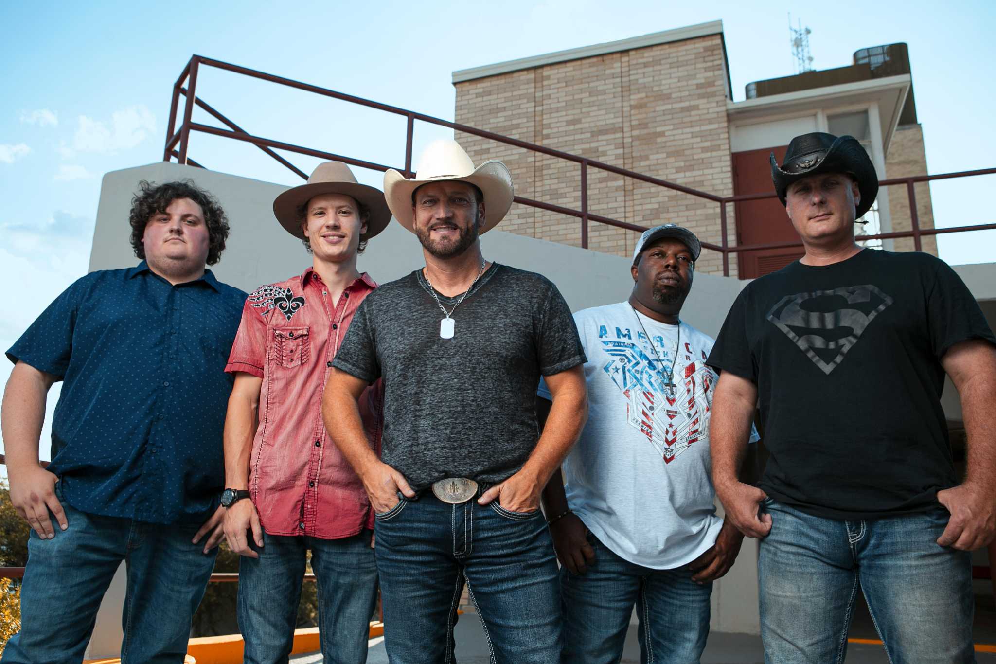 Darrin Morris Band releases sexy new single 'I Will'