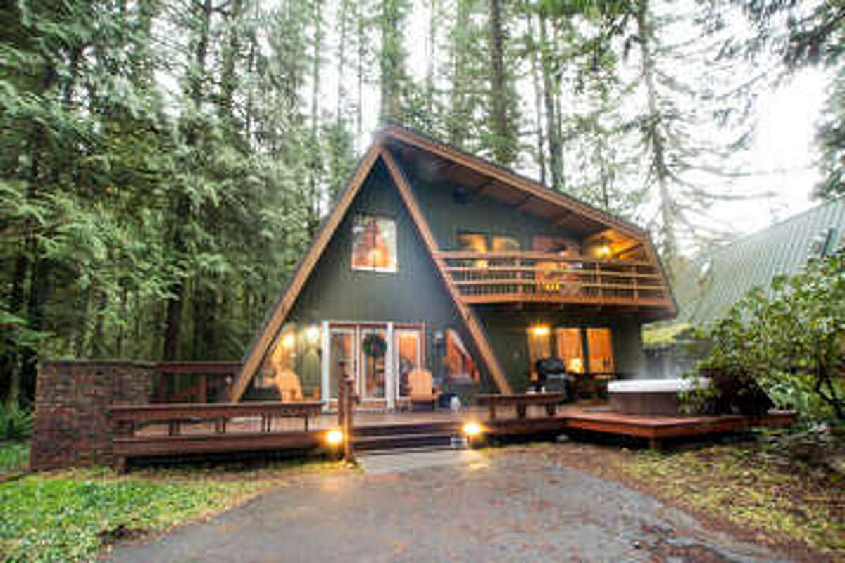 18 Cozy Pacific Northwest Cabins To Book Now For Winter