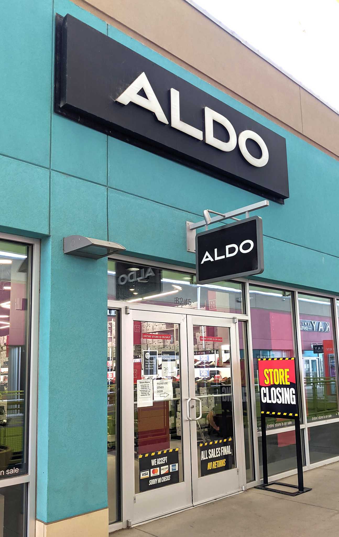 aldo closing stores