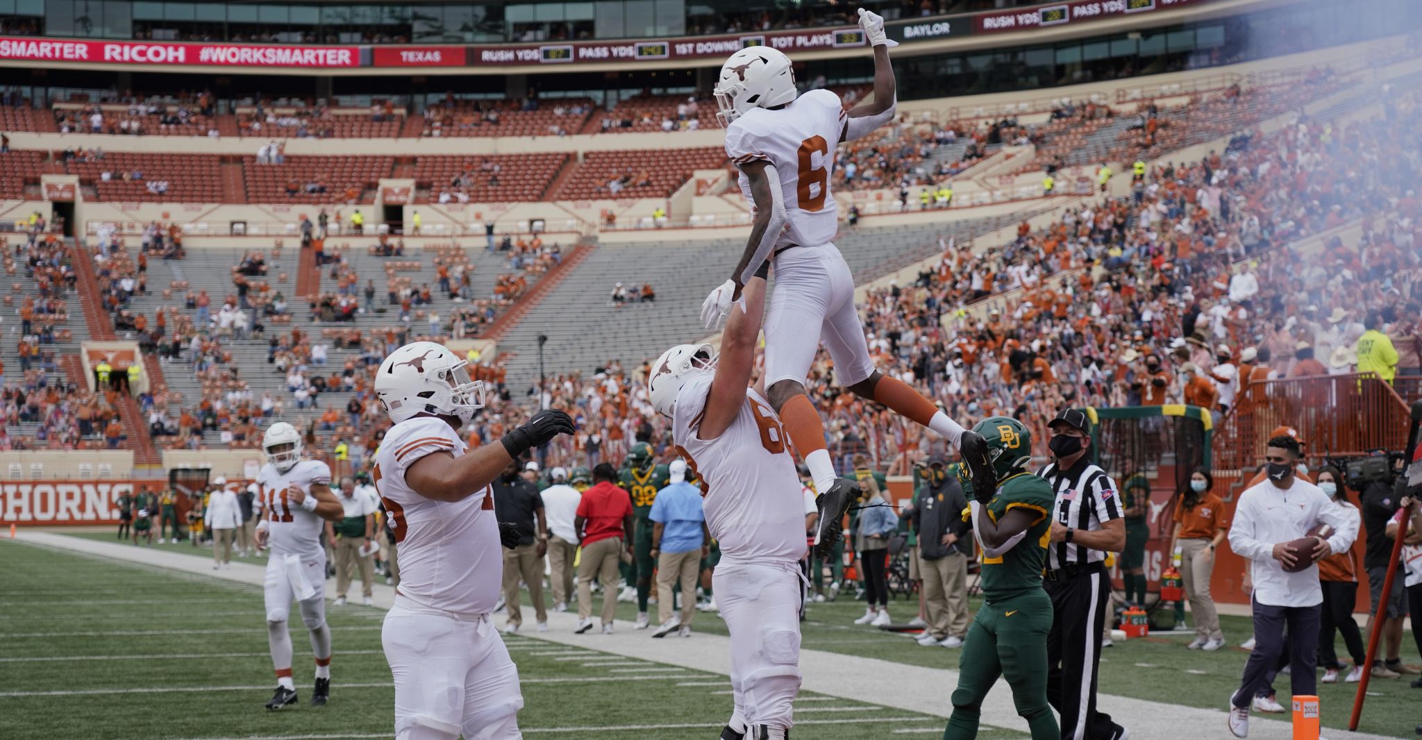 HIGHLIGHTS: Cameron Dicker gives Texas the Lead