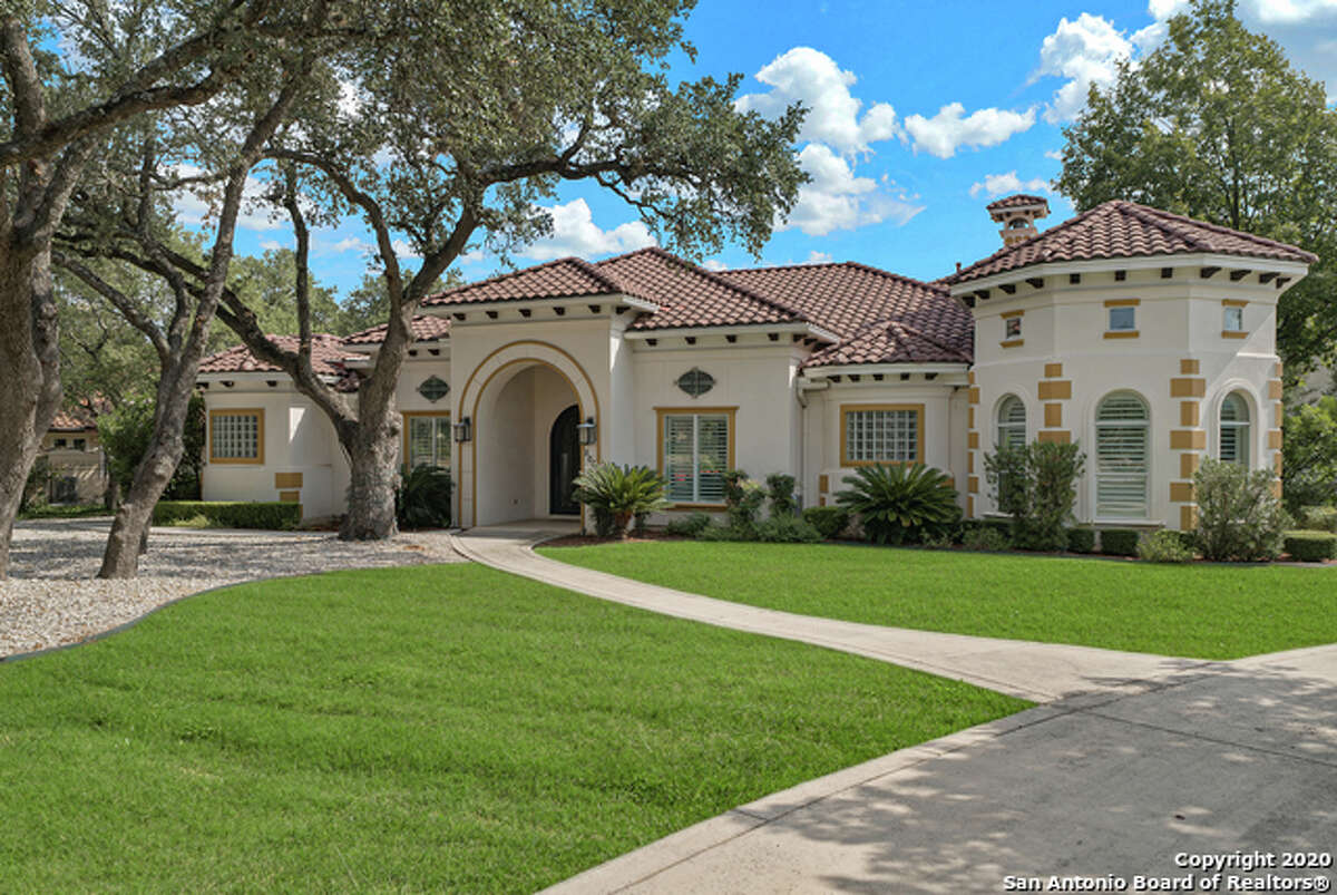 Luxury estates and garden homes Bentley Manor has it all