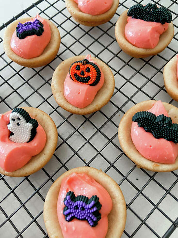 Recipes with Rachel:Ghoulishly sweet sugar cookie cups - The ...