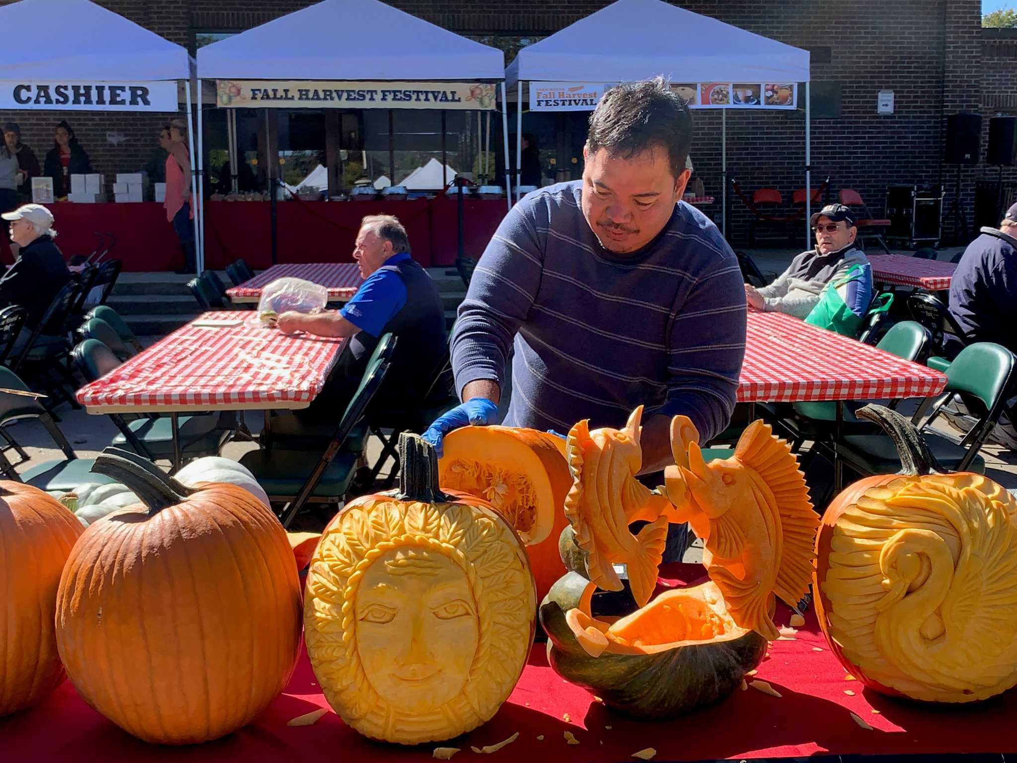 Las Vegas pumpkin carver's designs bring Halloween feel to