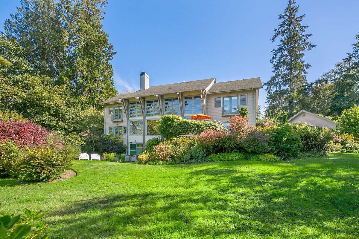 Vashon Island abode offers 7 acres of private luxury; asking 1.935M