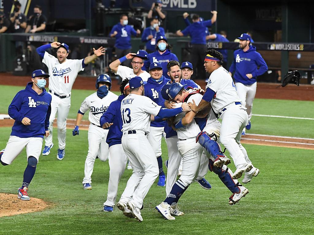 Los Angeles Dodgers on X: Celebrating with your family. #WorldSeries   / X
