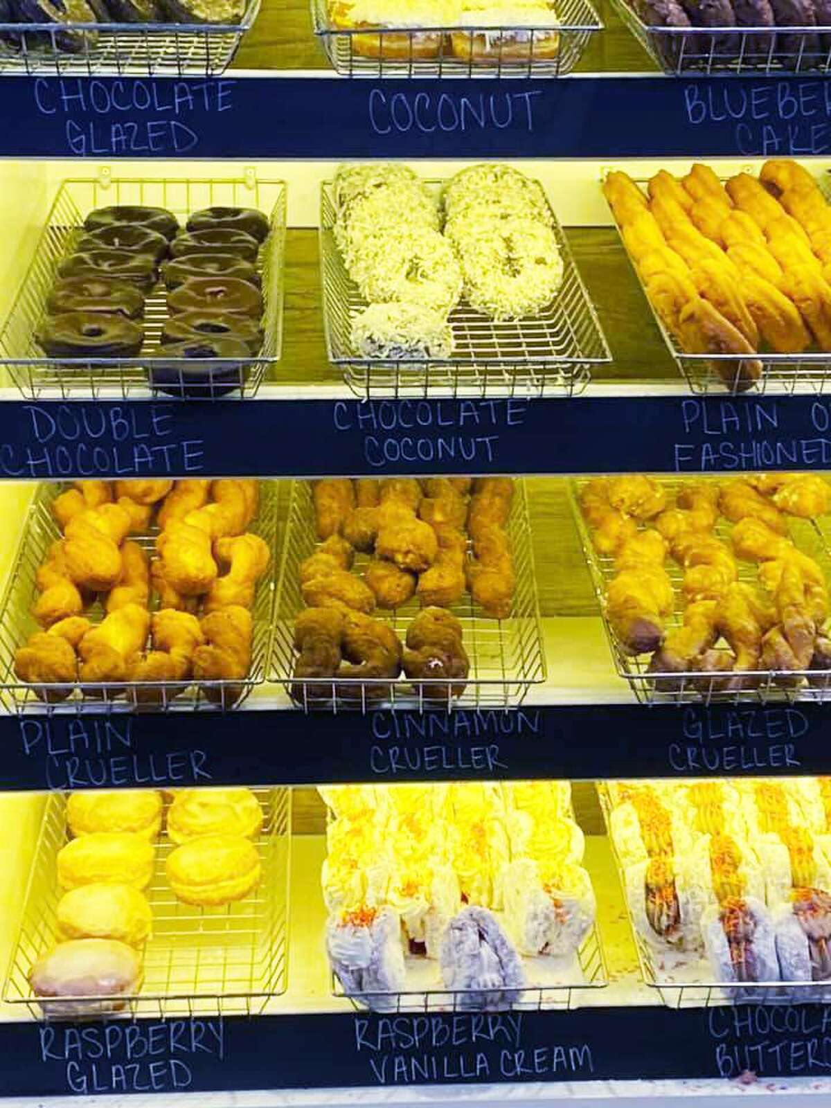 Neil's Donuts opens 2nd location in Middletown