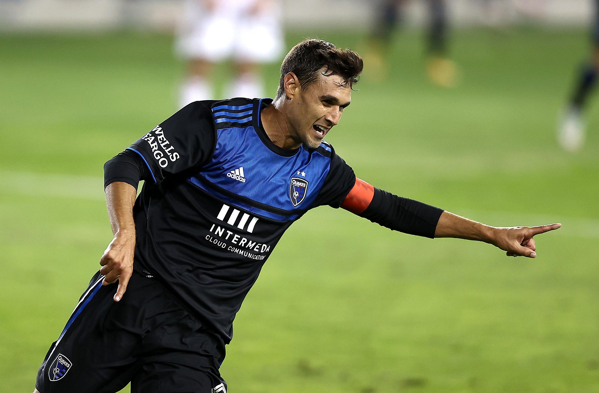 Chris Wondolowski signs 1-year deal to stay with Quakes Chris Wondolowski signs 1-year deal to stay with Quakes