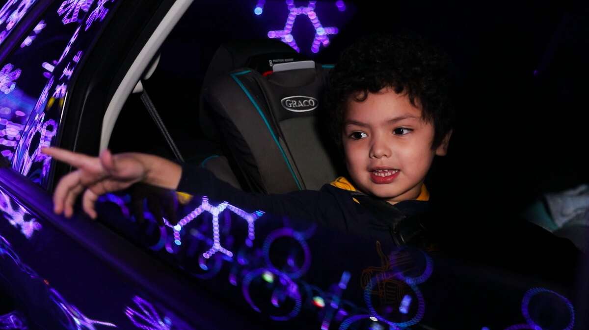 New drivethru holiday light park to make debut in Houston area