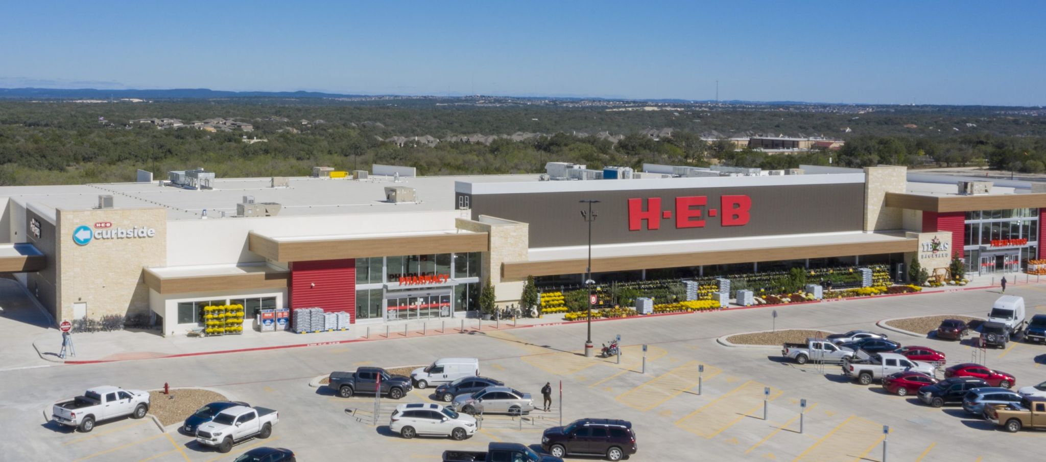 Amazon dethrones H-E-B as nation's top grocer, according to new data from shopping report - Vimarsana News
