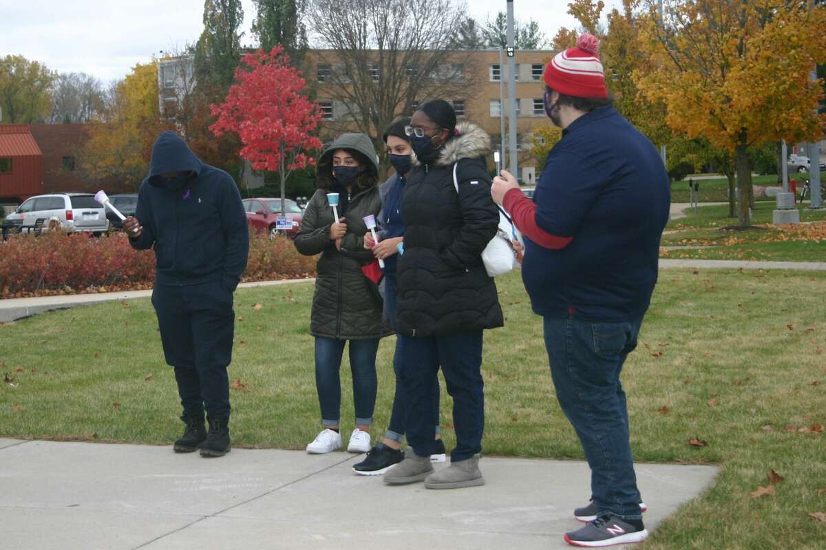The Anti-violence Alliance at Ferris State University held a candle light vigil to honor those who lost their lives to domestic violence in the last year. According to statistical analysis, 1 in 4 women and 1 in 13 men experience domestic violence in their lifetime.