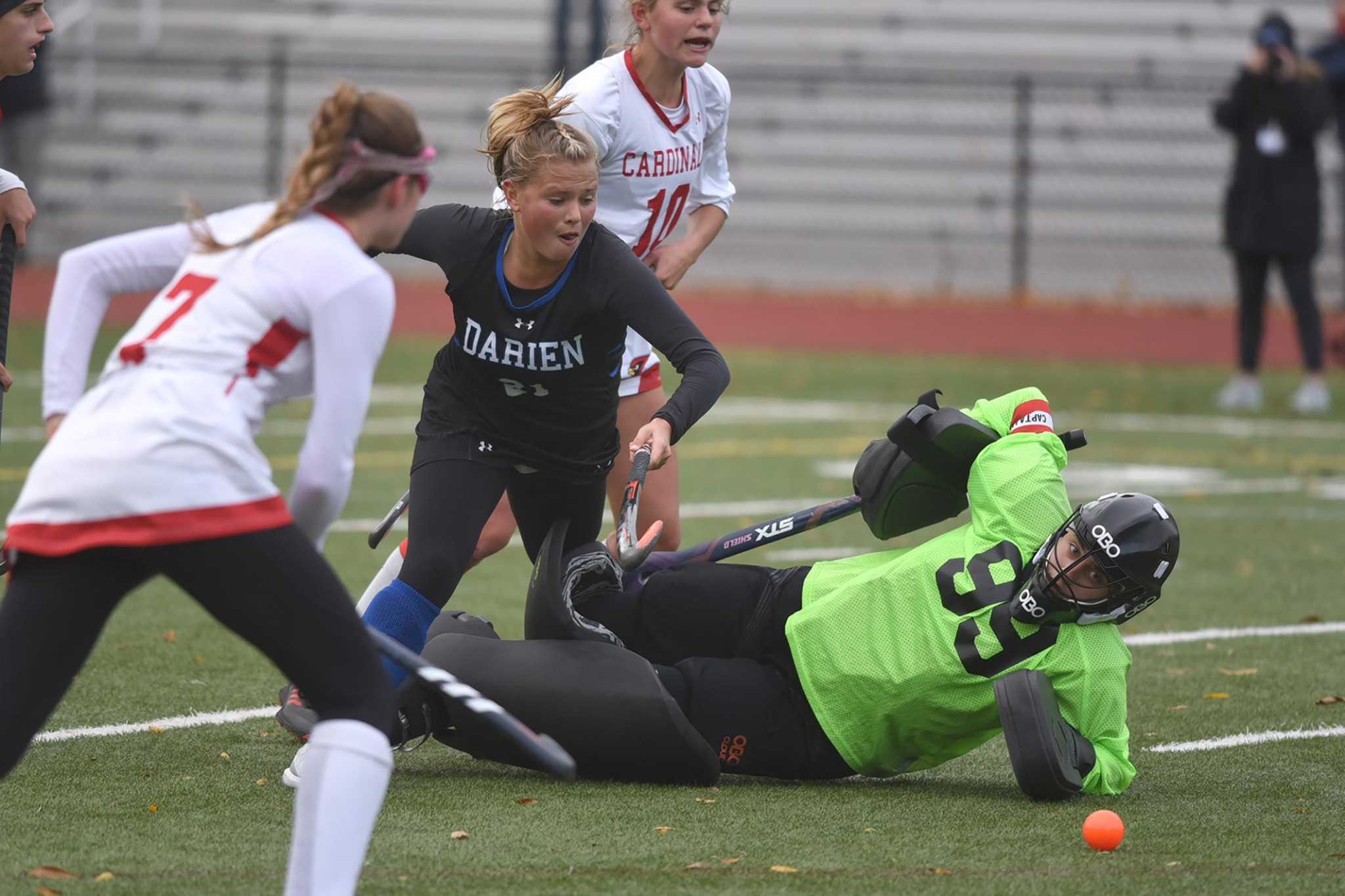 “Picture perfect” play helps Darien field hockey topple Greenwich