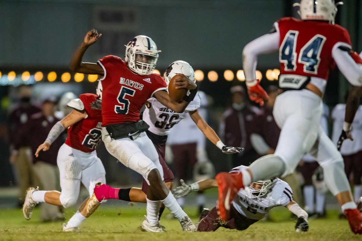 Silsbee Tigers trounce Hawks, secure second place in district