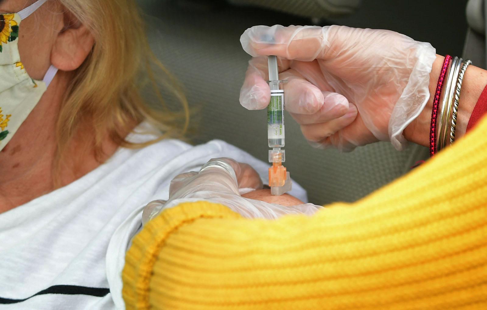 Experts  High dose flu vaccine for seniors hard to find