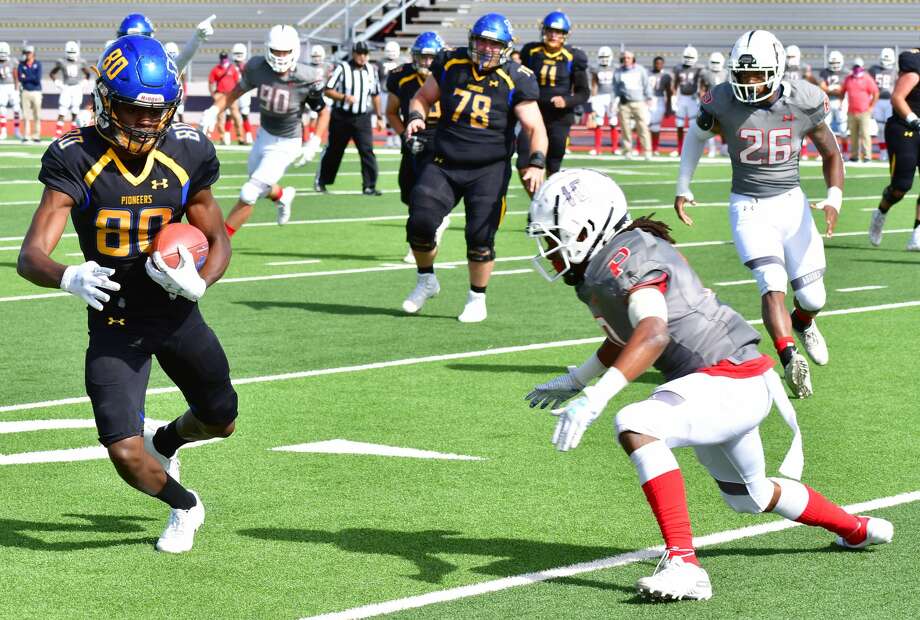 Photo Gallery: Wayland Baptist football team outlasts OPSU 29-24 Photo Gallery: Wayland Baptist football team outlasts OPSU 29-24