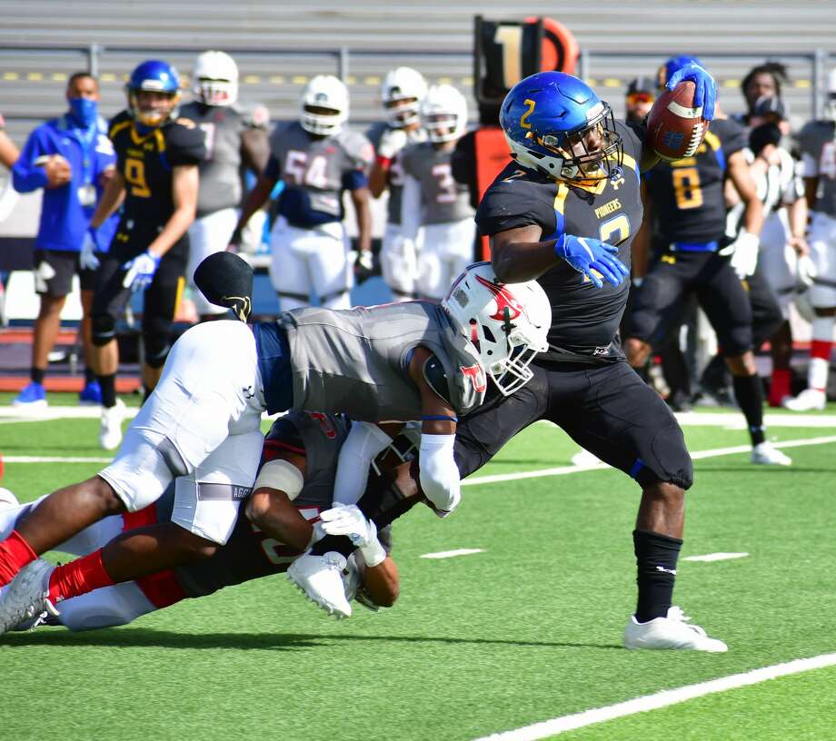 Photo Gallery: Wayland Baptist football team outlasts OPSU 29-24 Photo Gallery: Wayland Baptist football team outlasts OPSU 29-24