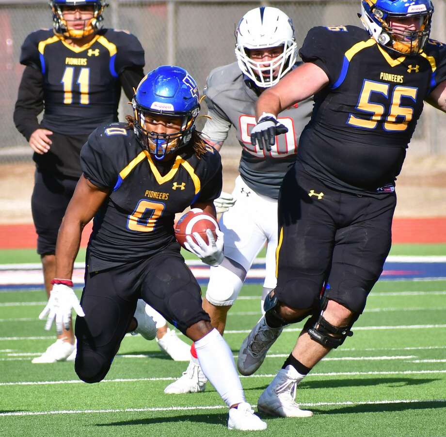 Photo Gallery: Wayland Baptist football team outlasts OPSU 29-24 Photo Gallery: Wayland Baptist football team outlasts OPSU 29-24