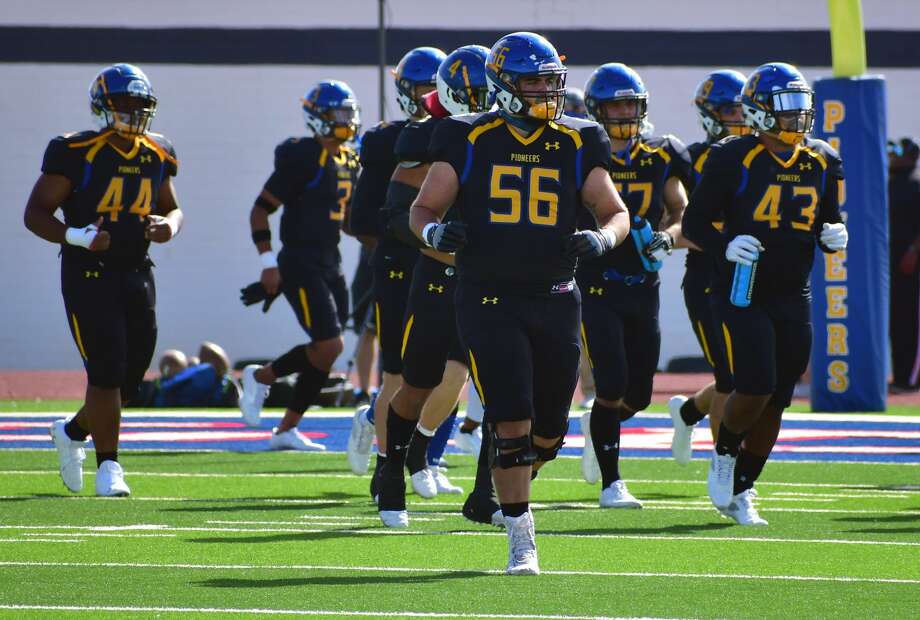 Photo Gallery: Wayland Baptist football team outlasts OPSU 29-24 Photo Gallery: Wayland Baptist football team outlasts OPSU 29-24