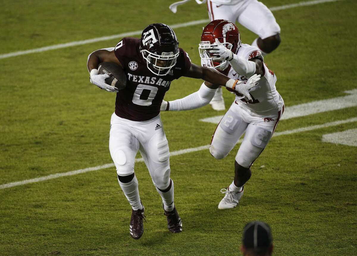 Texas A&M rolls past Arkansas for 3rd straight victory