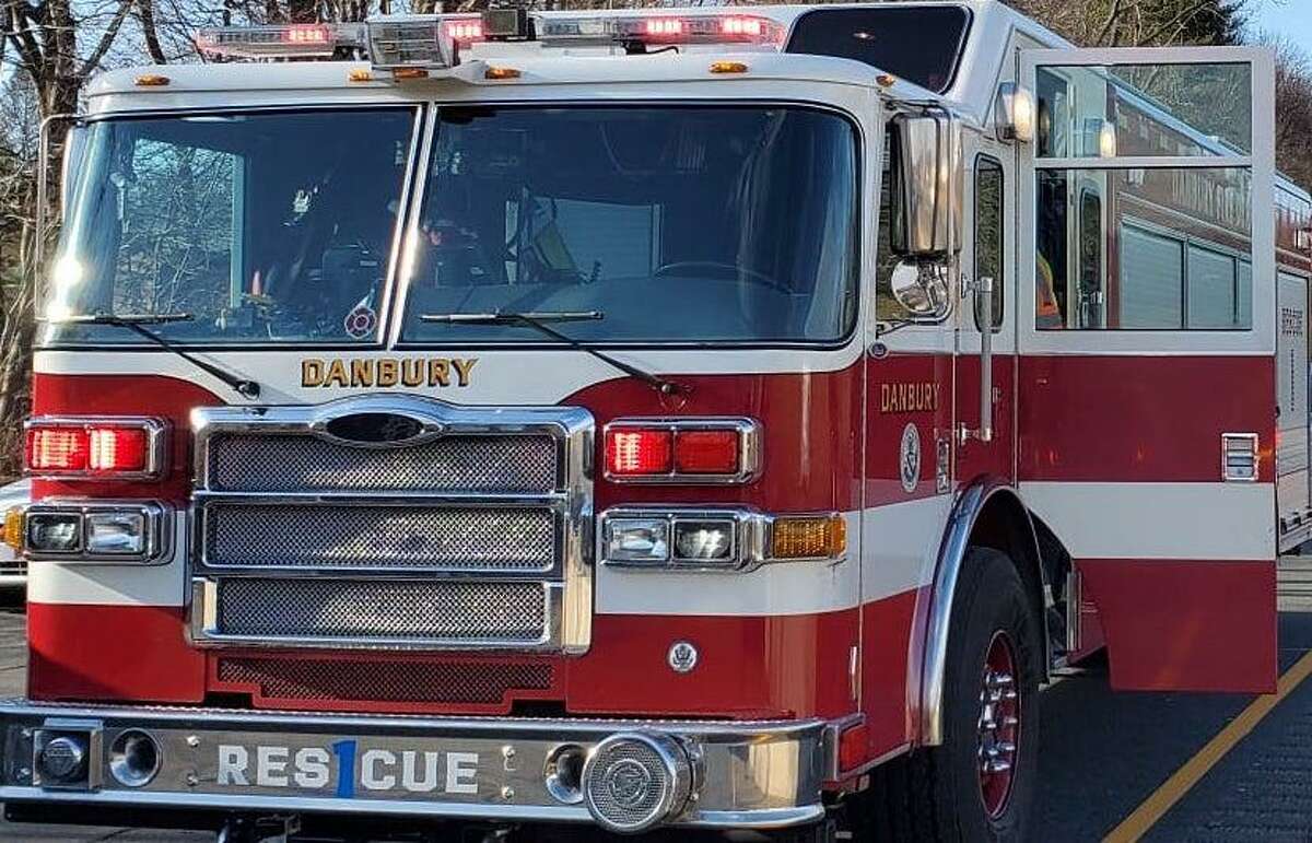 A fire broke out at the Abbey Woods apartment complex in Danbury, Conn., Monday morning.