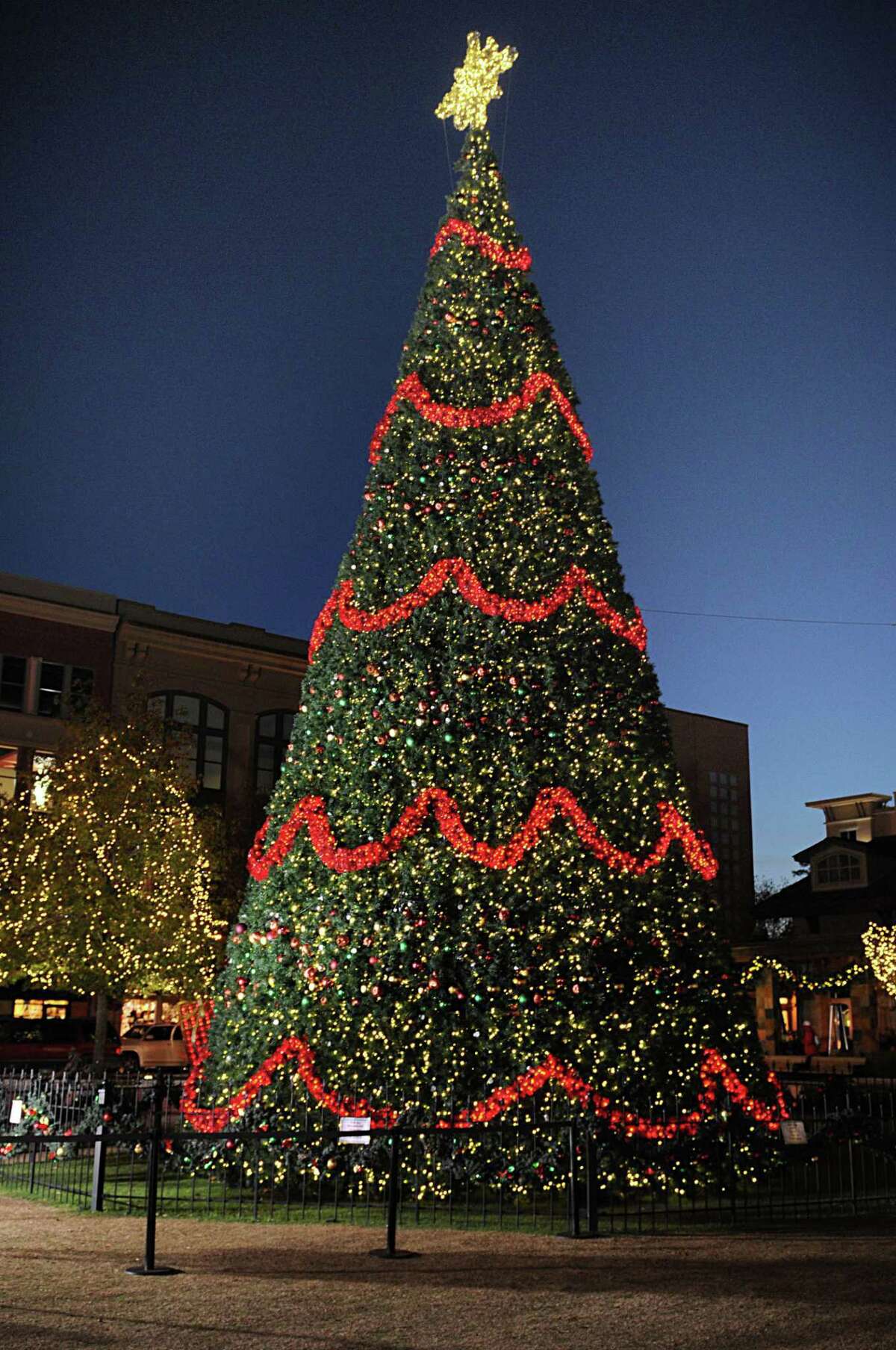 Woodlands Market Street Christmas Tree 2022 Photos When It Finish The Woodlands' Market Street Plans For Christmas Season Fun