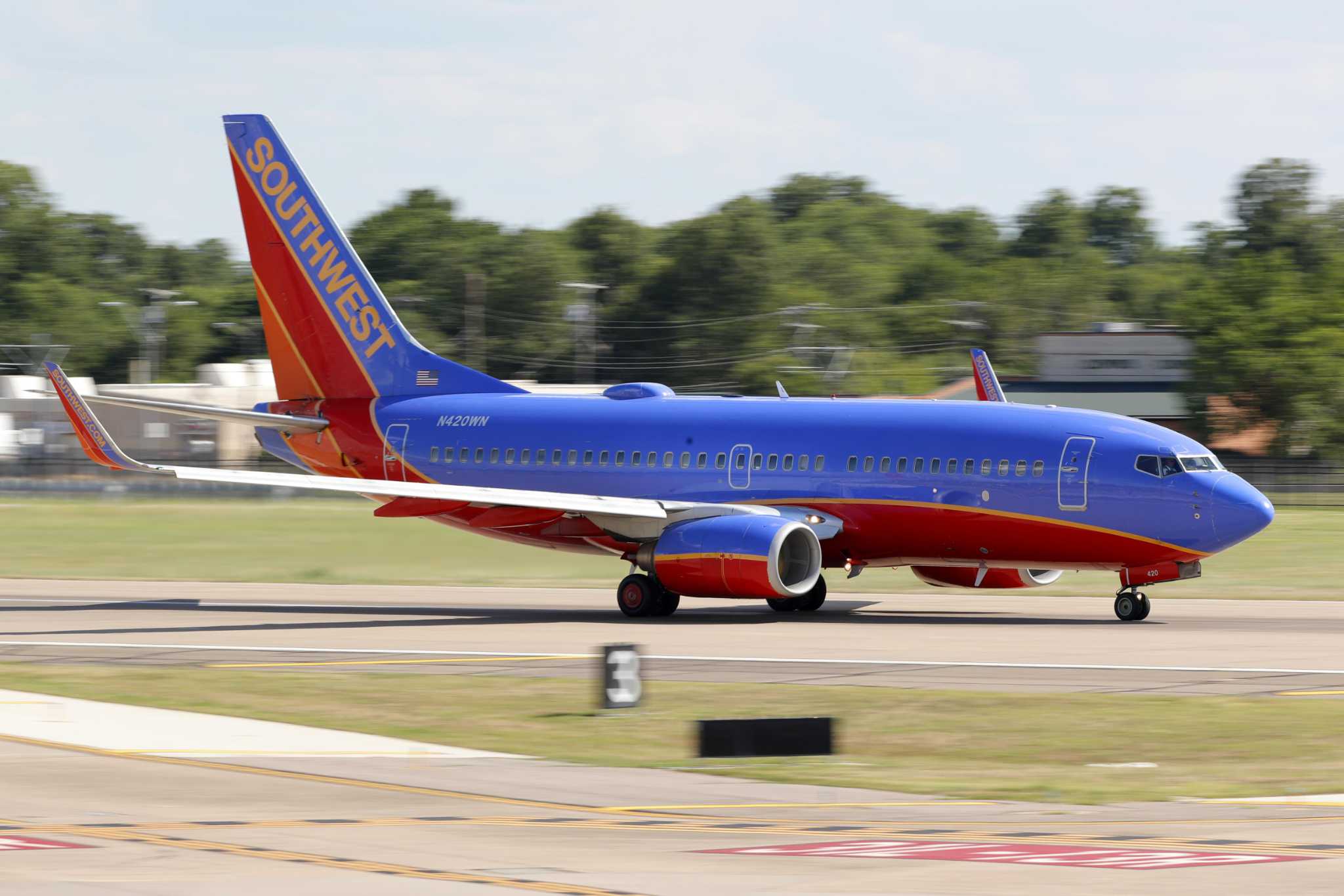 Southwest Airlines warns of need for more staff to end disruptions - Vimarsana News