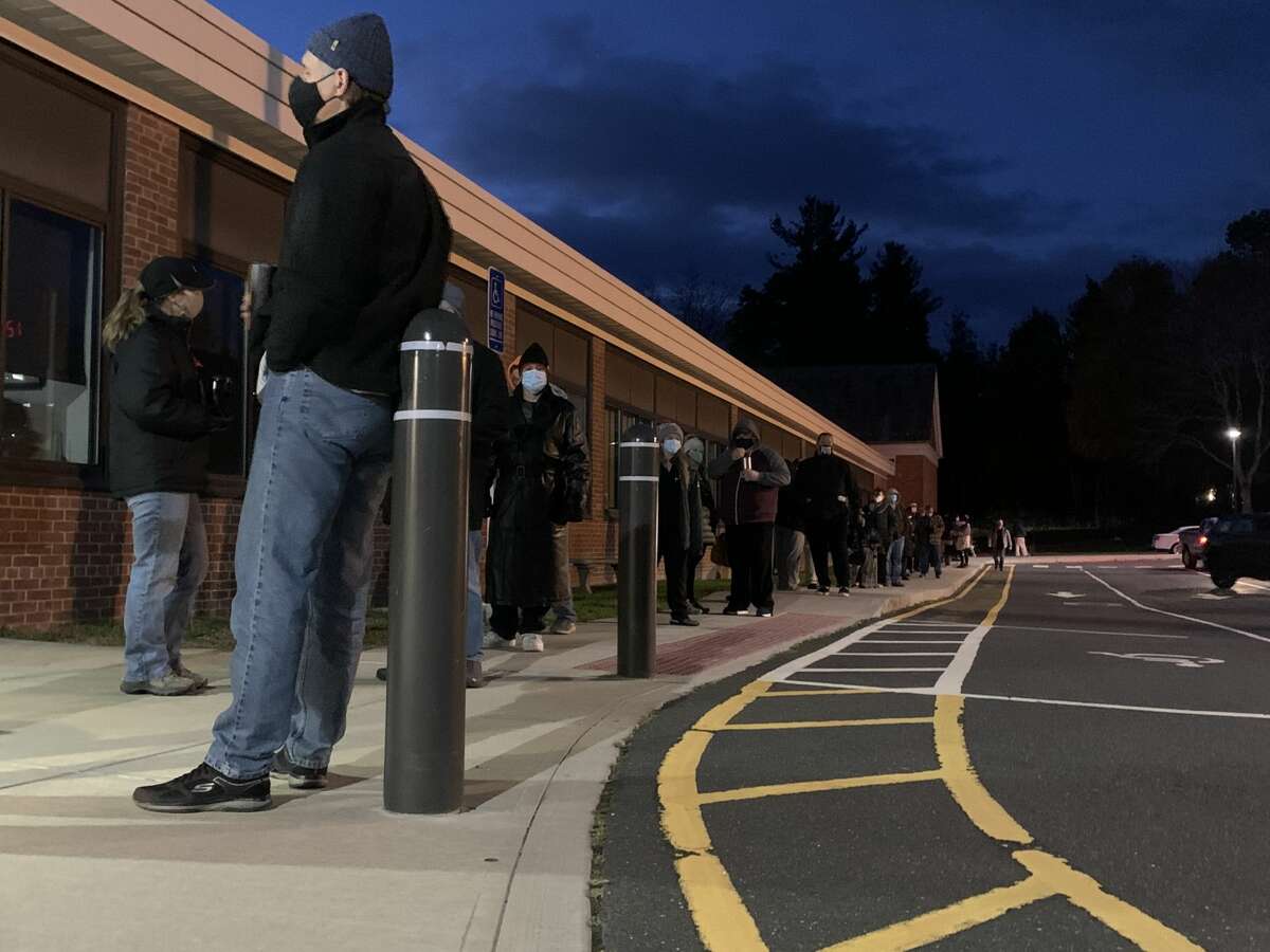 in-photos-election-day-brings-long-lines-but-few-issues-in-ct