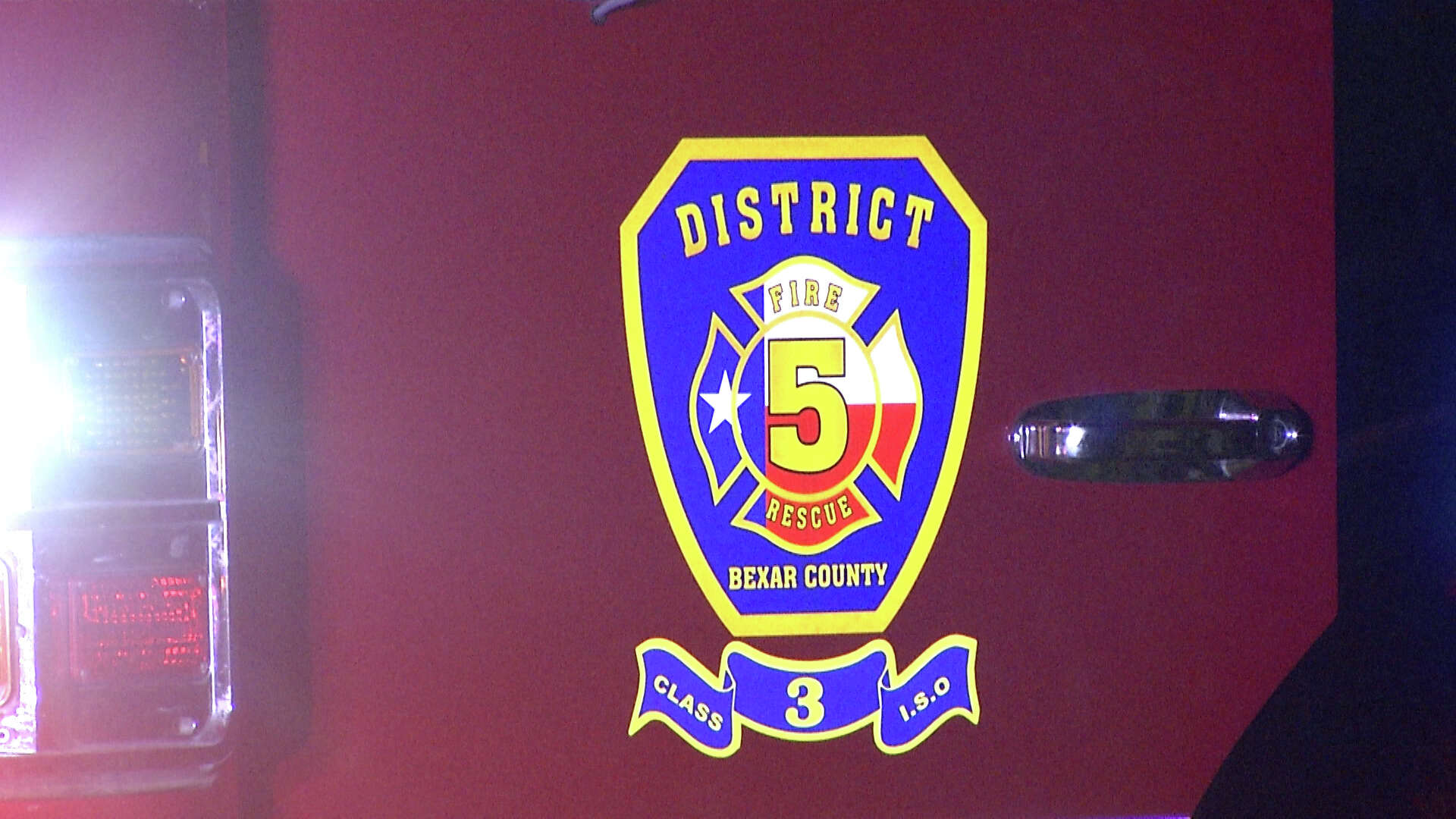 Fire in South Bexar County forces evacuations, burns through 15 acres