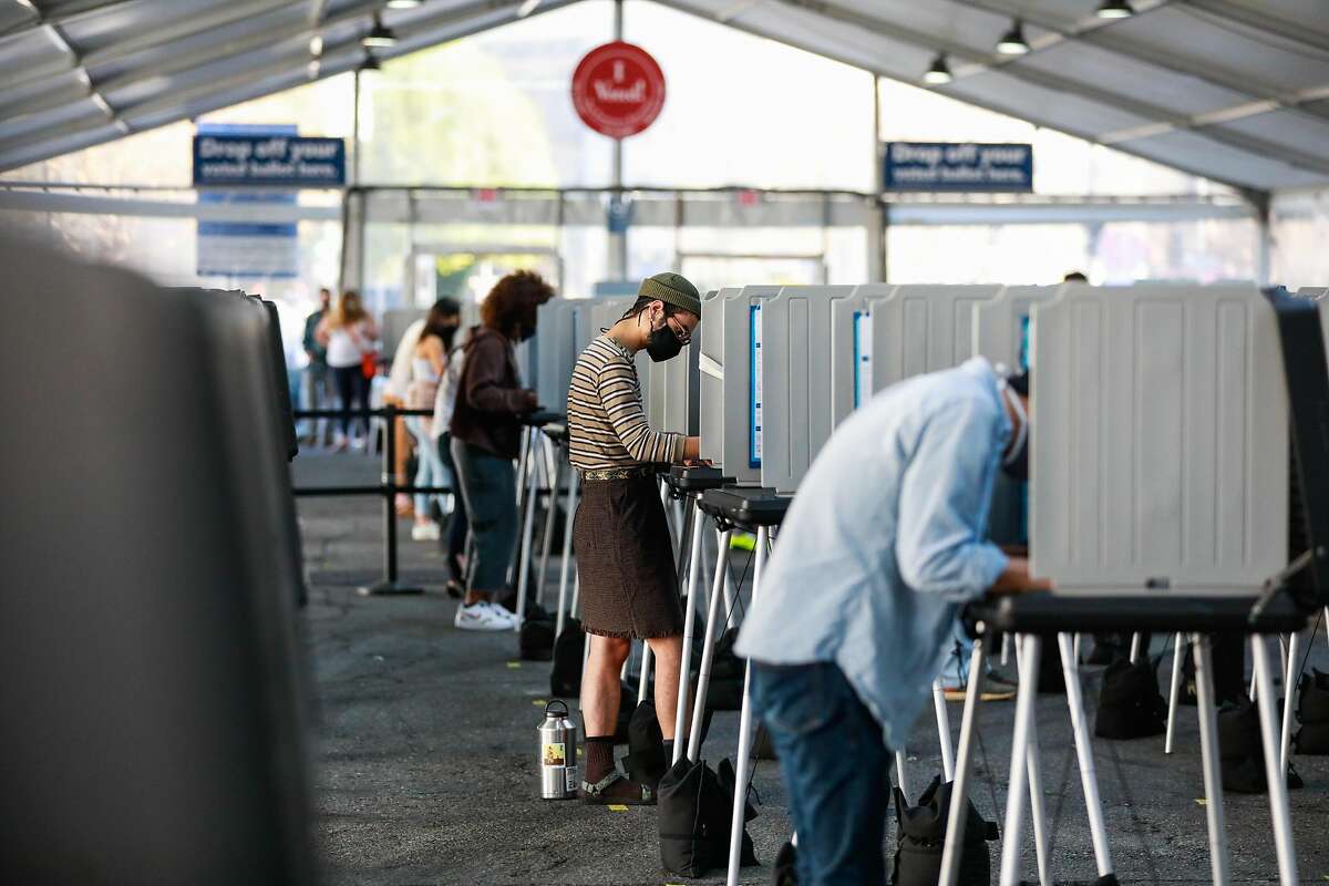Early voters Nov. 2 at the S.F. Civic Center. Gov. Gavin Newsom, elected in 2018, faces a recall this year.
