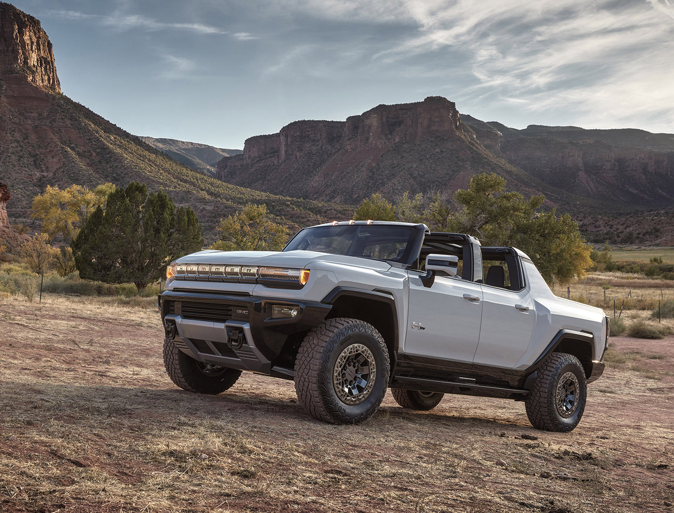 GM jumpstarts Hummer as 2022 GMC electric supertruck