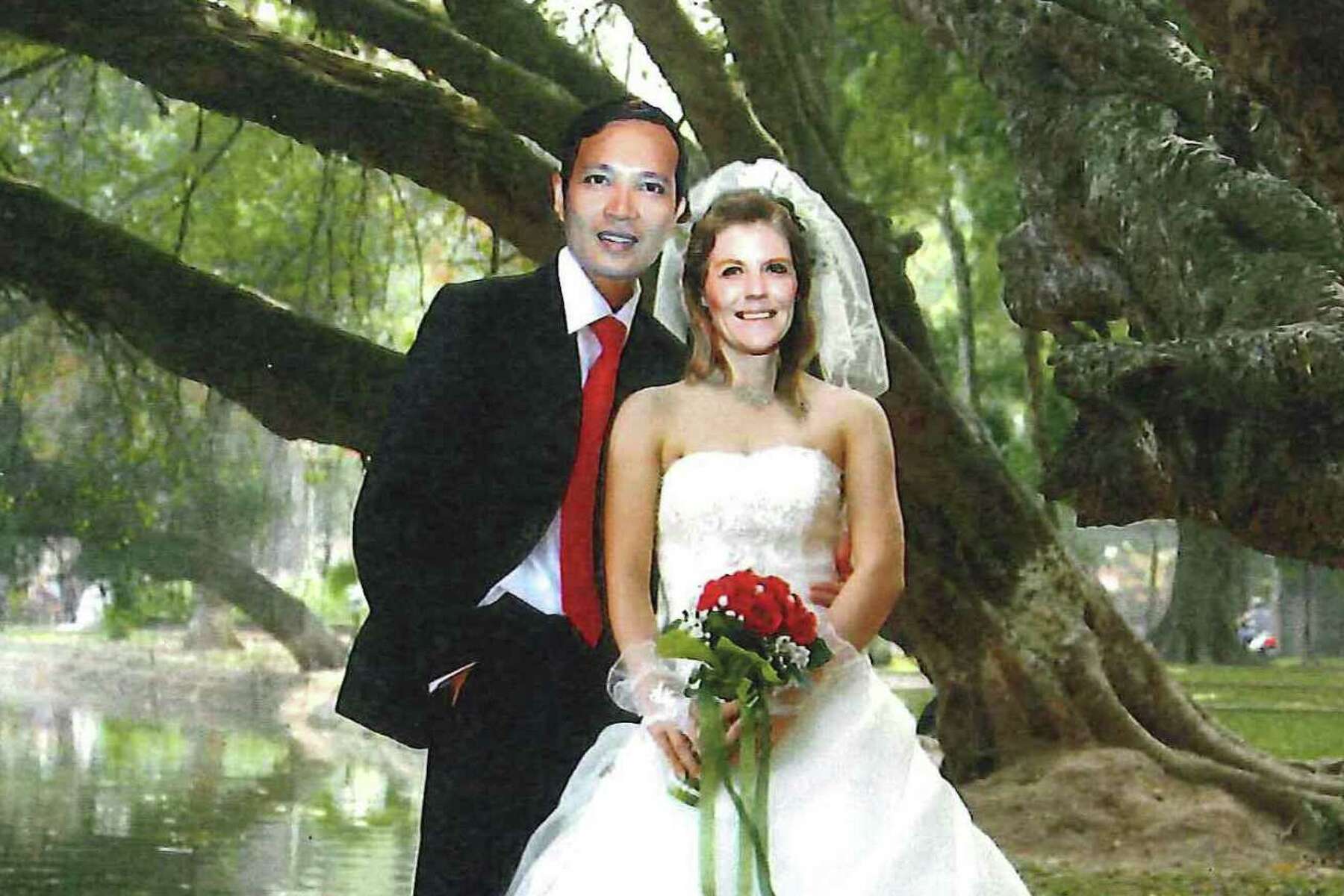 marriage fraud scheme photo