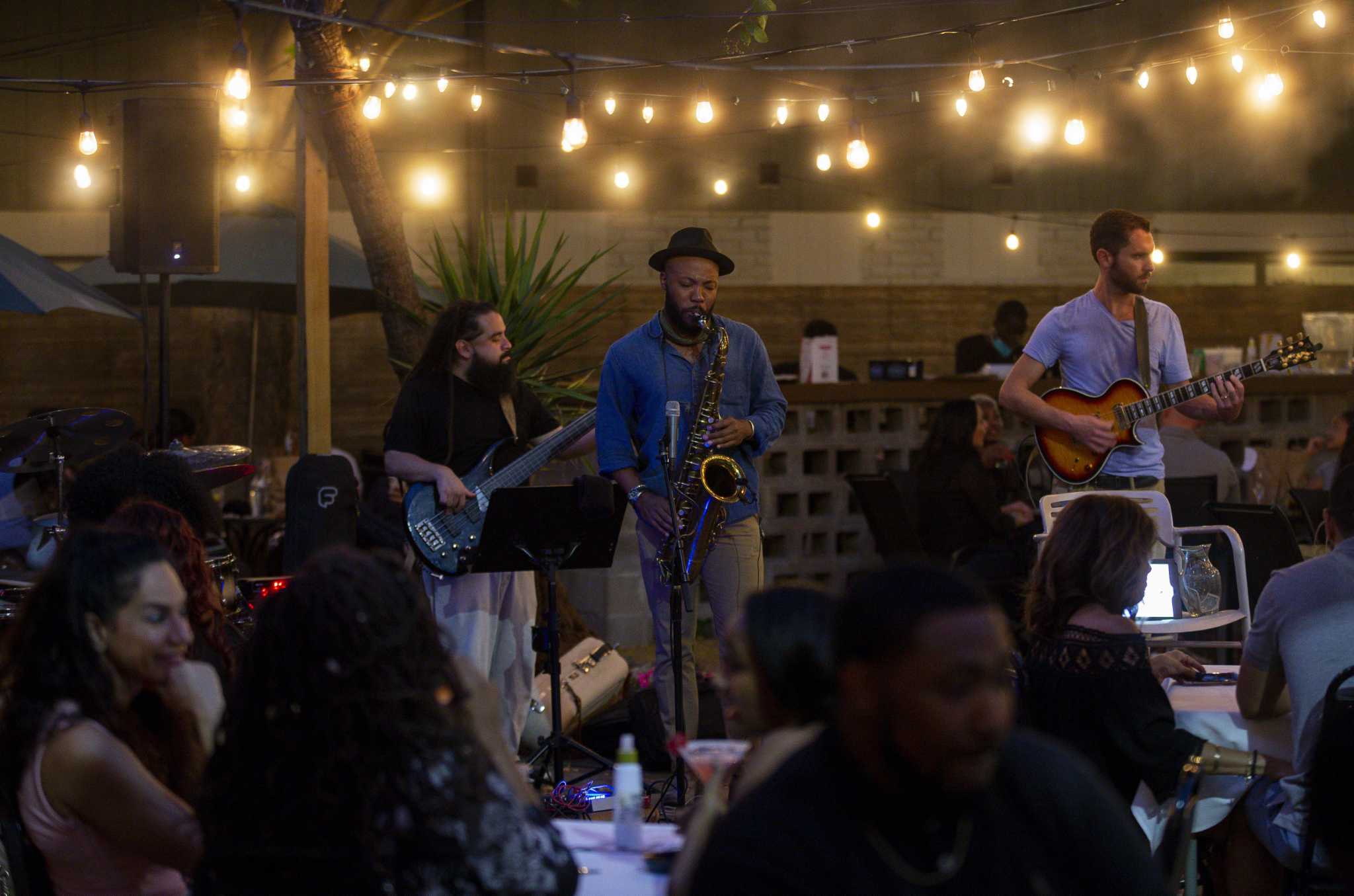 Live music outlet
