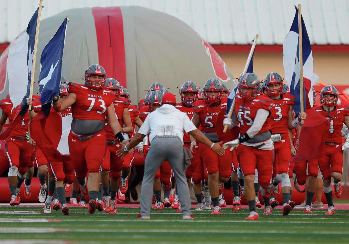 FOOTBALL Splendora clinches playoffs; Harper reaches 100 touchdowns