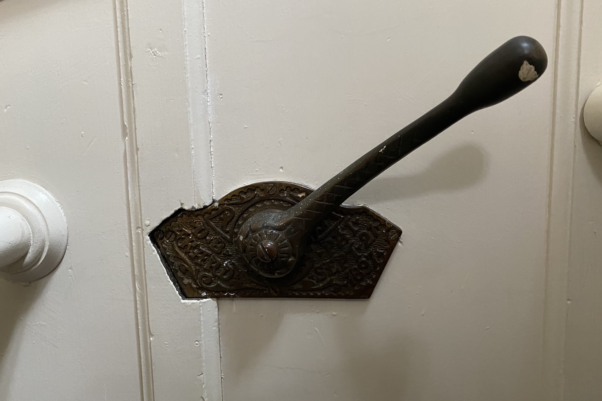 The story behind that weird lever at the top of the stairs in old SF homes
