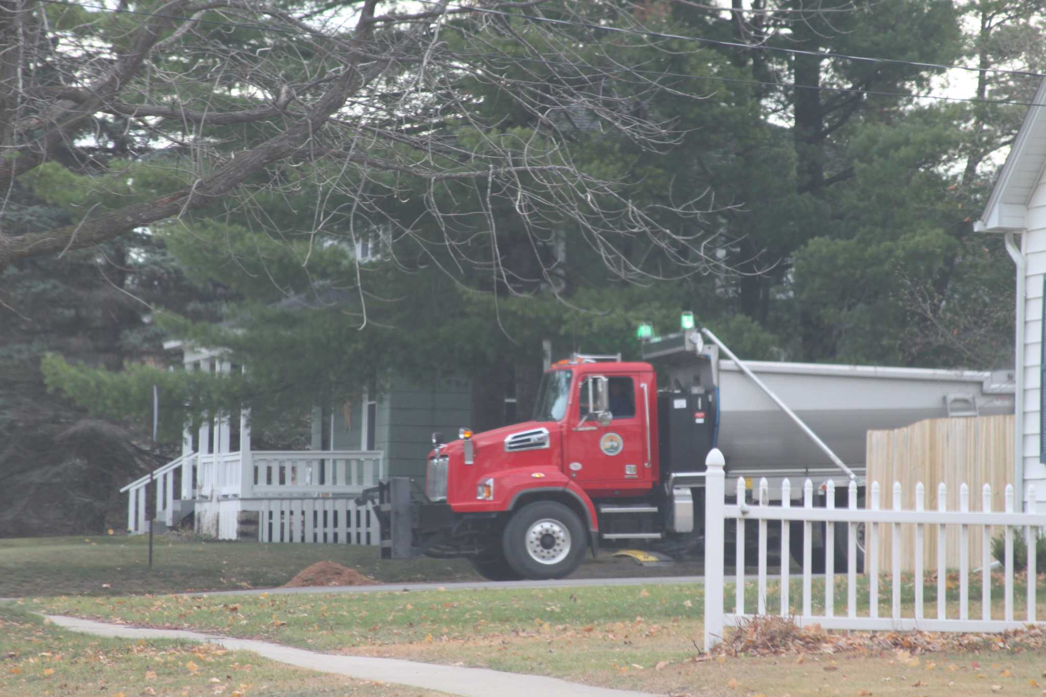 City leaf pickup begins